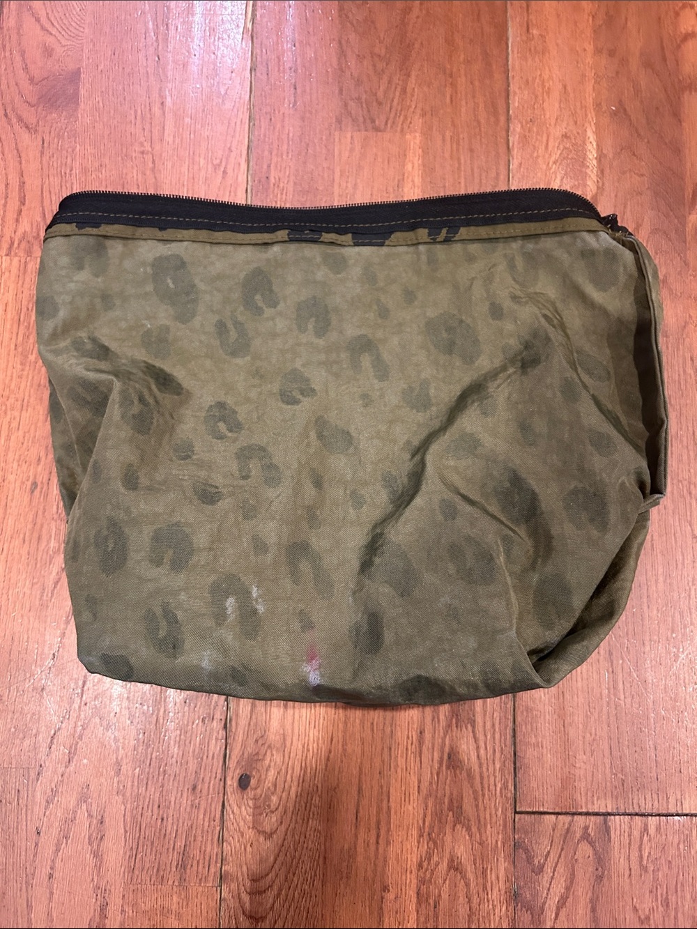 Baggu Olive Green Leopard Print Large Go Pouch Zip Pouch - Picture 8 of 8
